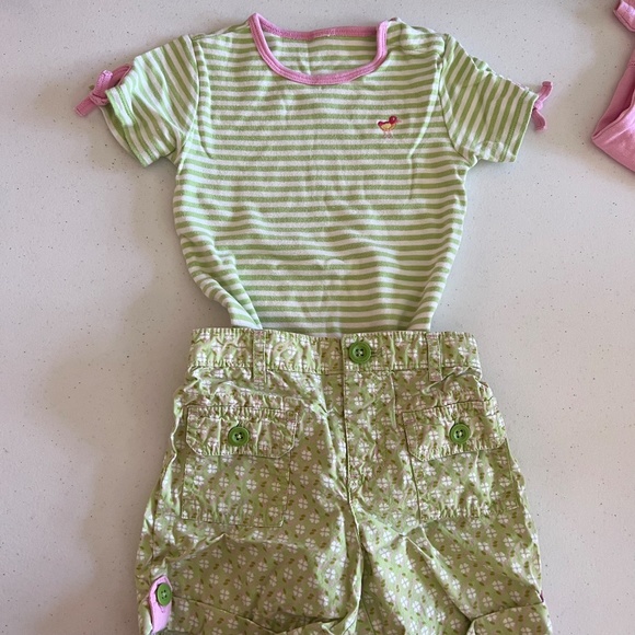 💕💚💕An adorable set of matching shorts and shirt. GAP 18-24M - Picture 8 of 17